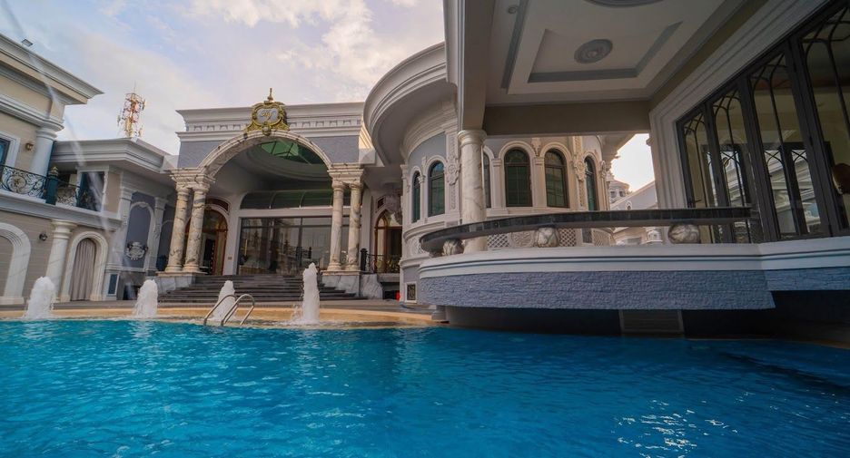 Haus zum Kauf mit 9 Zimmer in Thawi Watthana, Bangkok