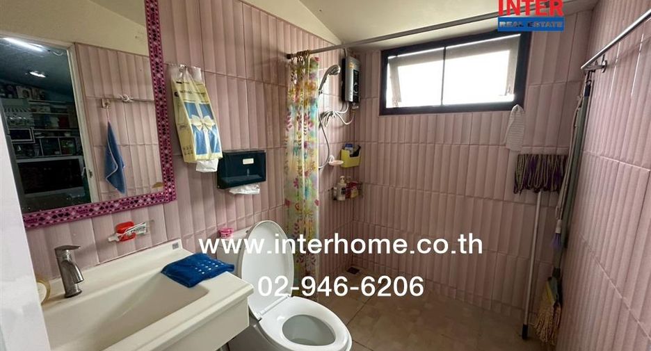 Haus zum Kauf mit 3 Zimmer in Sam Khok, Pathum Thani
