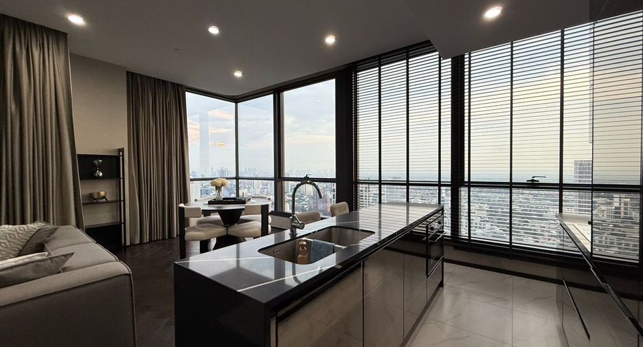 For rent 3 bedrooms condo in Khlong Toei, Bangkok