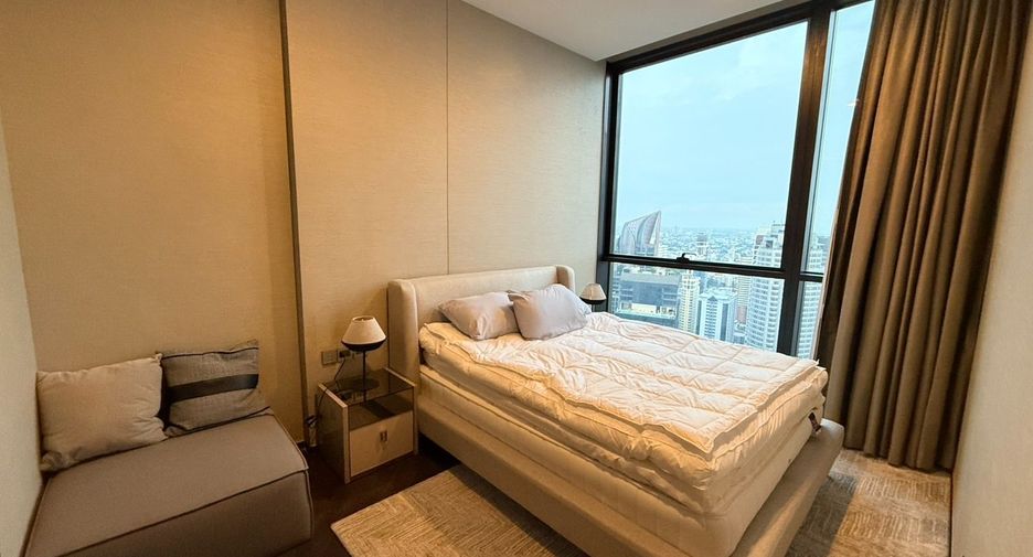 For rent 3 bedrooms condo in Khlong Toei, Bangkok