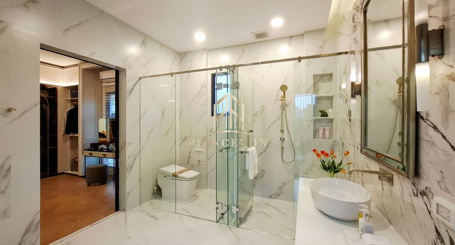 For sale 4 bedrooms house in Bang Phli, Samut Prakan