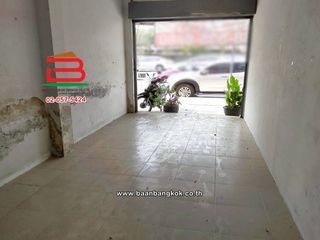 For sale 4 bedrooms retail Space in Ratchathewi, Bangkok