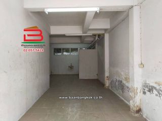 For sale 4 bedrooms retail Space in Ratchathewi, Bangkok