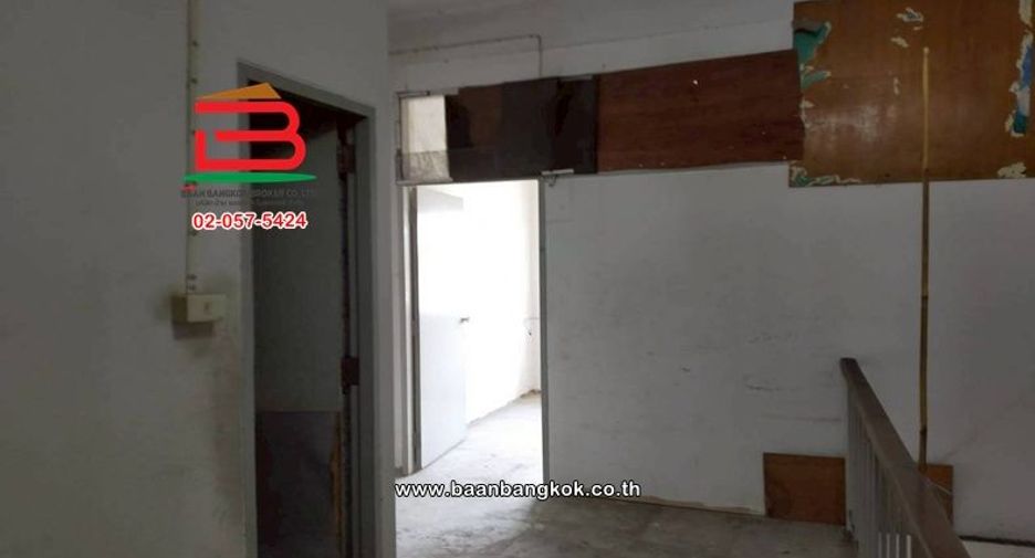 For sale 4 bedrooms retail Space in Ratchathewi, Bangkok
