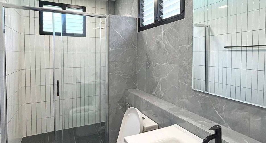 For rent 3 bedrooms house in San Kamphaeng, Chiang Mai