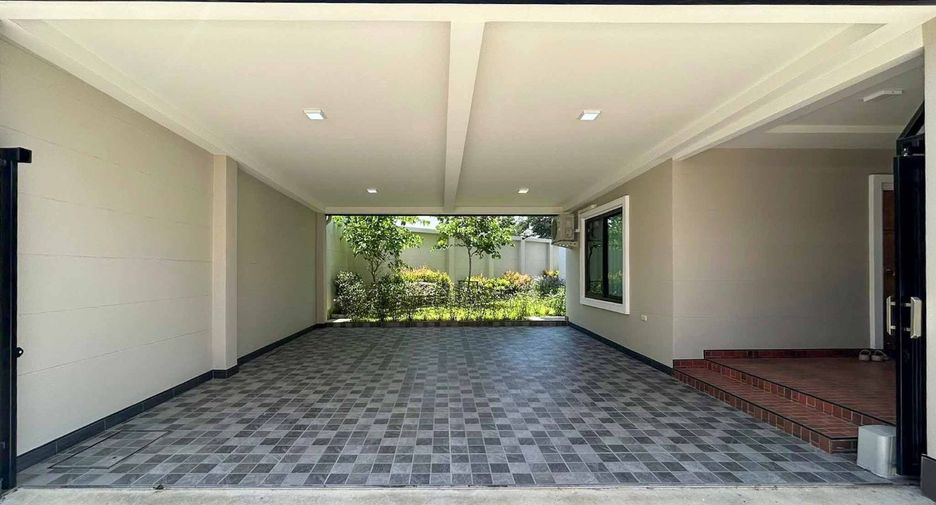 For rent 3 bedrooms house in San Kamphaeng, Chiang Mai