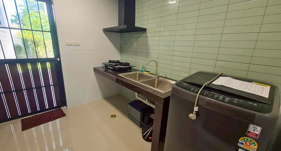 For rent 3 bedrooms house in San Kamphaeng, Chiang Mai