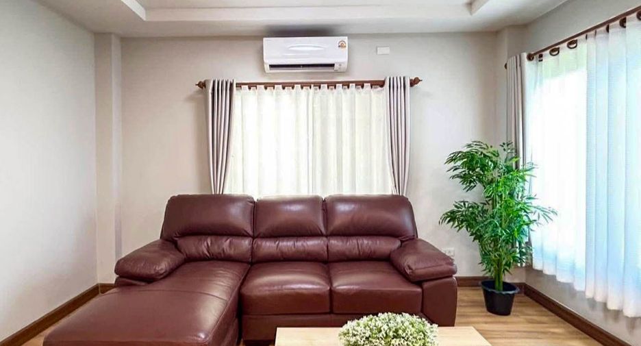 For rent 3 bedrooms house in San Kamphaeng, Chiang Mai