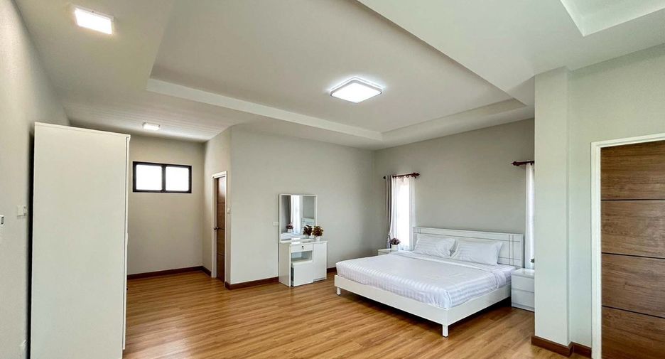For rent 3 bedrooms house in San Kamphaeng, Chiang Mai