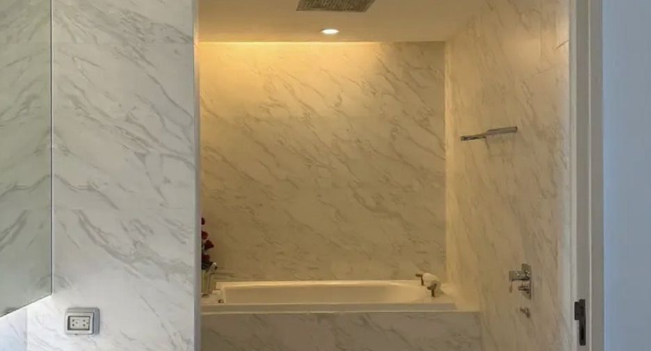 For sale 2 bedrooms condo in Watthana, Bangkok