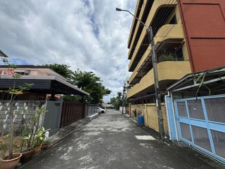 For rent retail Space in Wang Thonglang, Bangkok