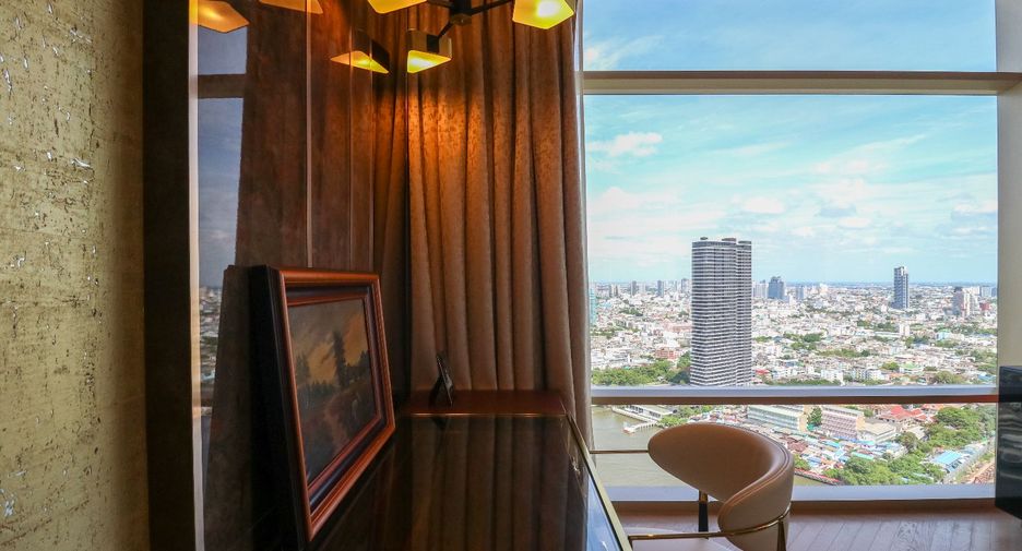 For rent 3 bedrooms condo in Bang Kho Laem, Bangkok