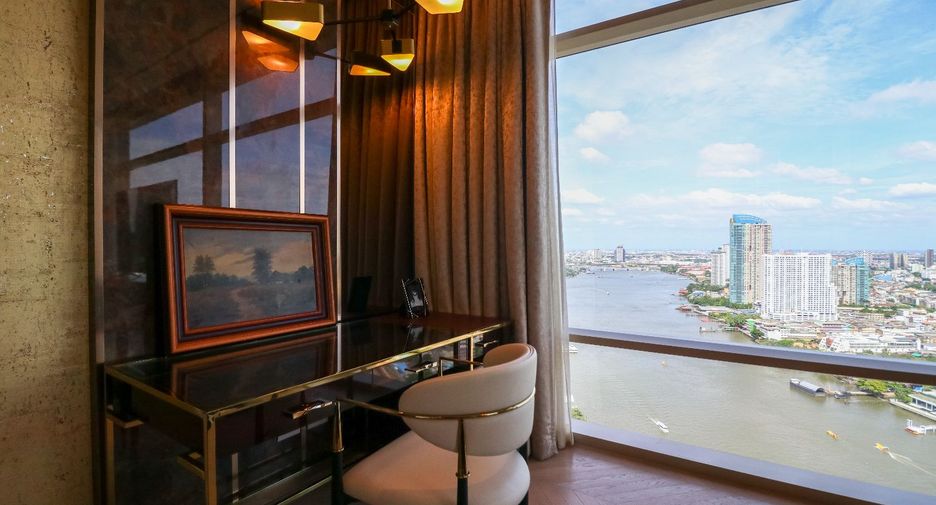 For rent 3 bedrooms condo in Bang Kho Laem, Bangkok
