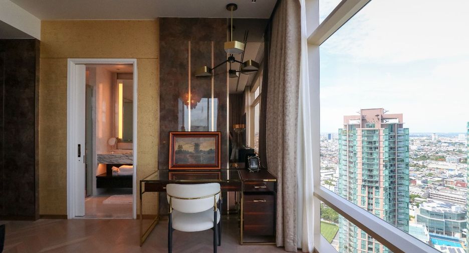 For rent 3 bedrooms condo in Bang Kho Laem, Bangkok