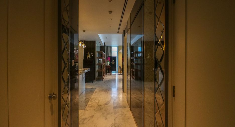 For rent 3 bedrooms condo in Bang Kho Laem, Bangkok