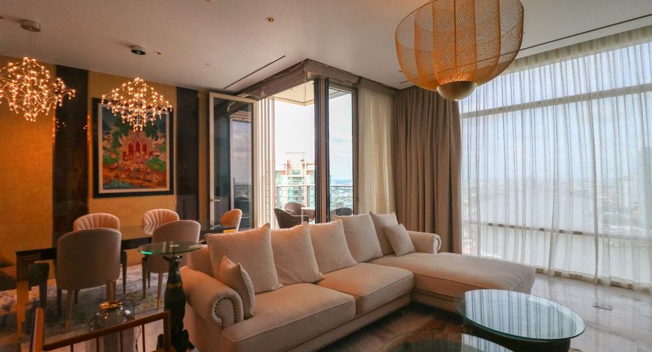 For rent 3 bedrooms condo in Bang Kho Laem, Bangkok