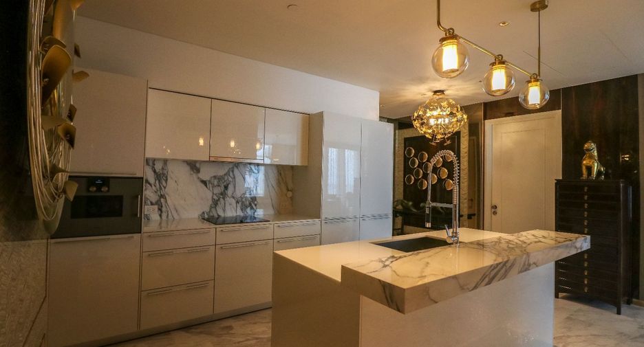 For rent 3 bedrooms condo in Bang Kho Laem, Bangkok