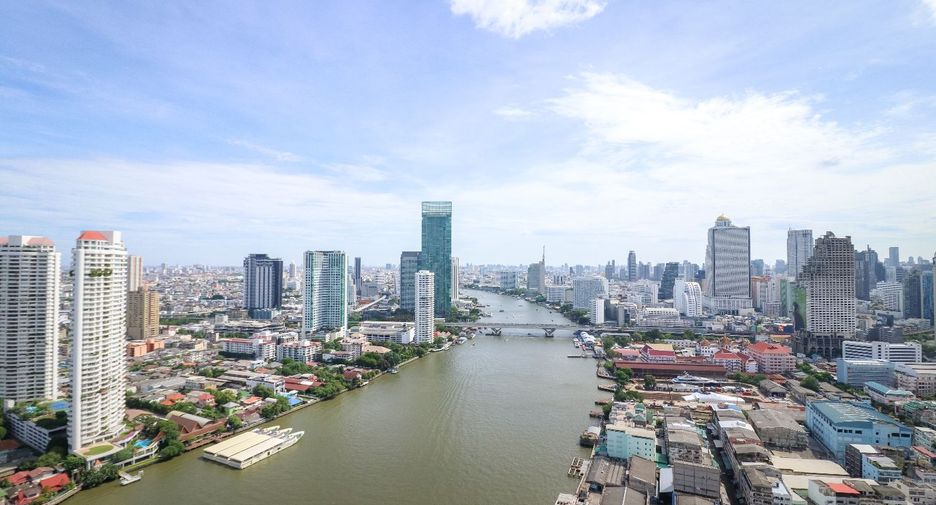 For rent 3 bedrooms condo in Bang Kho Laem, Bangkok