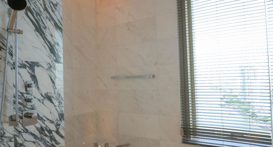 For rent 3 bedrooms condo in Bang Kho Laem, Bangkok