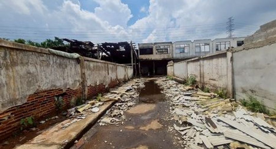 Almacén en venta en Krathum Baen, Samut Sakhon