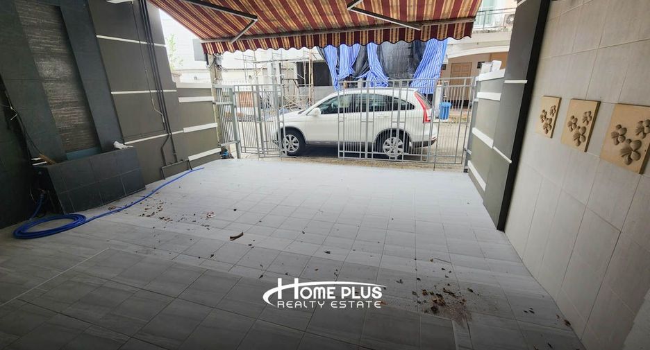 Продажа 4 спальни таунхаус в Чатучак, Бангкок