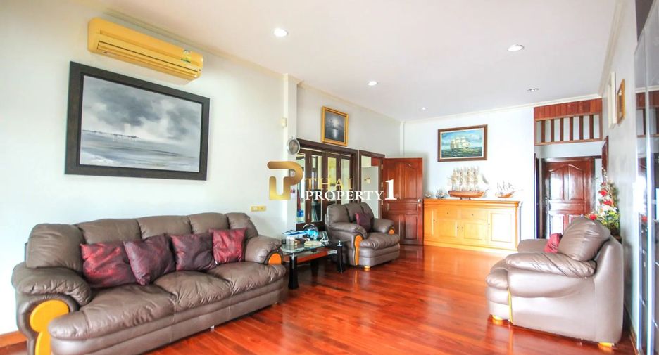 For sale 3 bedrooms townhouse in Hua Hin, Prachuap Khiri Khan
