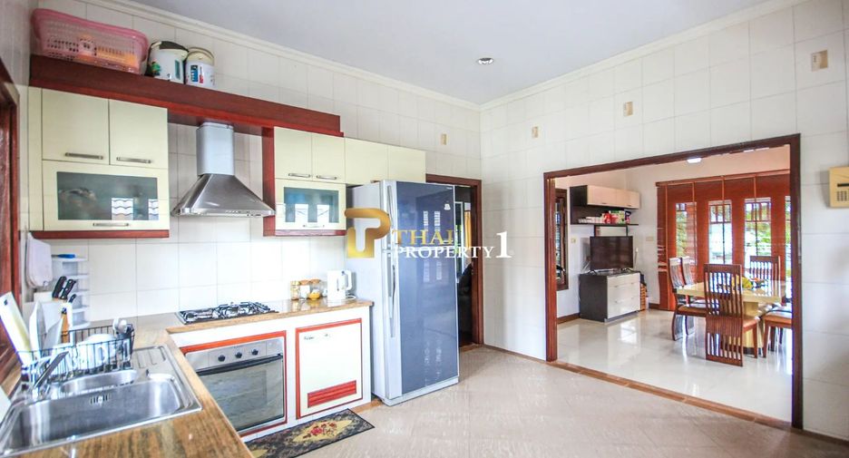 For sale 3 bedrooms townhouse in Hua Hin, Prachuap Khiri Khan