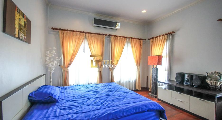 For sale 3 bedrooms townhouse in Hua Hin, Prachuap Khiri Khan