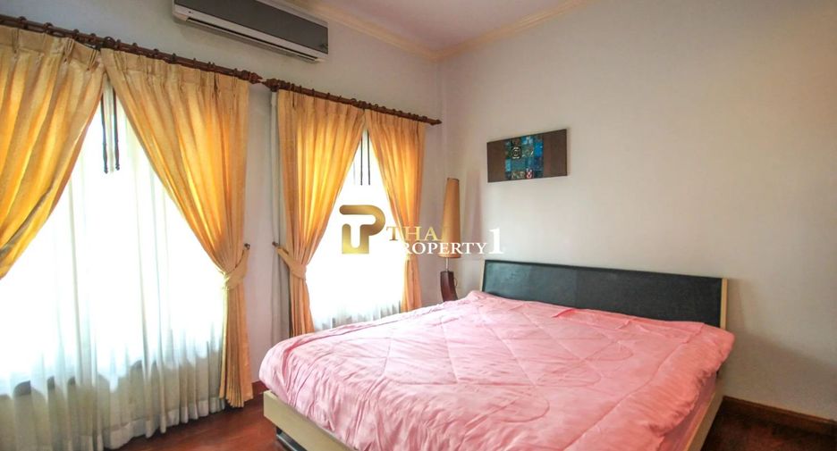 For sale 3 bedrooms townhouse in Hua Hin, Prachuap Khiri Khan