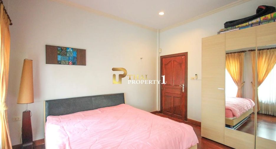 For sale 3 bedrooms townhouse in Hua Hin, Prachuap Khiri Khan