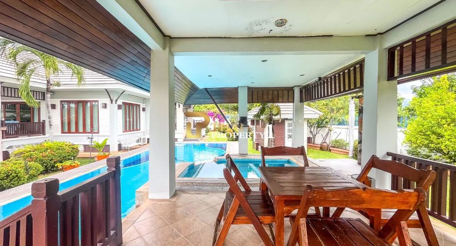 For sale 3 bedrooms townhouse in Hua Hin, Prachuap Khiri Khan