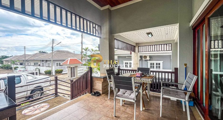 For sale 3 bedrooms townhouse in Hua Hin, Prachuap Khiri Khan