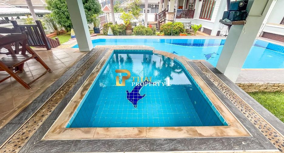 For sale 3 bedrooms townhouse in Hua Hin, Prachuap Khiri Khan