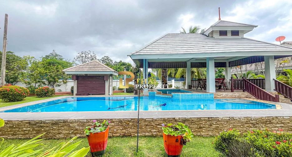 For sale 3 bedrooms townhouse in Hua Hin, Prachuap Khiri Khan