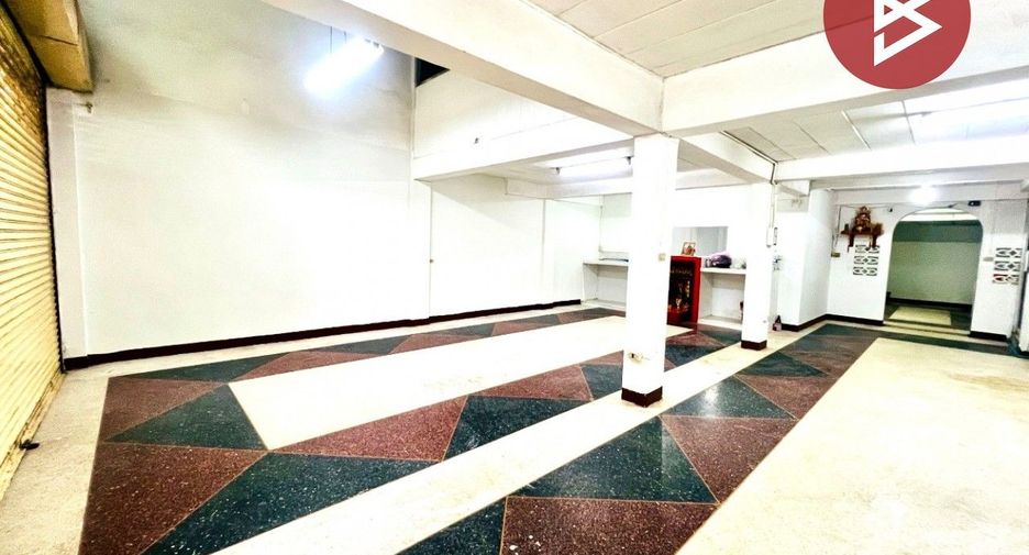 Local comercial en venta de 7 habitaciones en Chom Thong, Bangkok