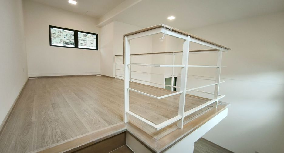 For rent and for sale 3 bedrooms townhouse in Bang Phli, Samut Prakan