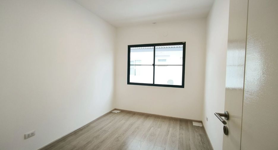 For rent and for sale 3 bedrooms townhouse in Bang Phli, Samut Prakan