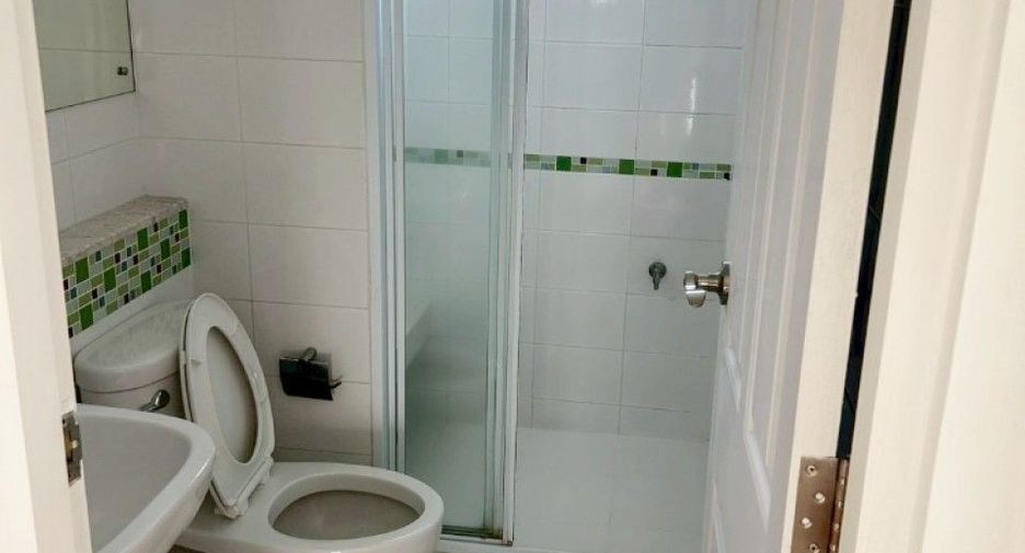 For sale 3 bedrooms house in Mueang Samut Prakan, Samut Prakan
