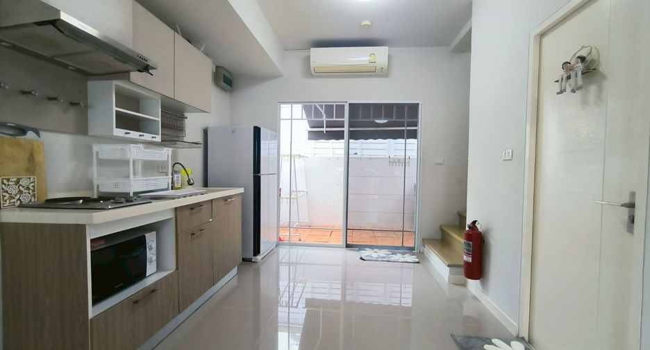 For rent 2 bedrooms townhouse in Bang Phli, Samut Prakan