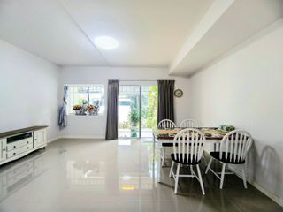 For rent 2 bedrooms townhouse in Bang Phli, Samut Prakan