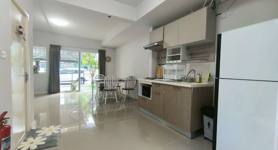 For rent 2 bedrooms townhouse in Bang Phli, Samut Prakan
