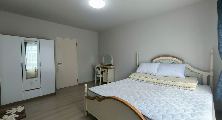 For rent 2 bedrooms townhouse in Bang Phli, Samut Prakan