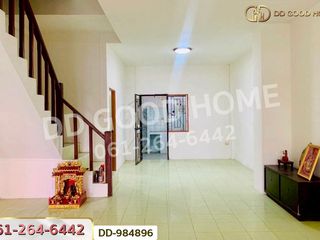 Casa adosada en venta de 3 habitaciones en Mueang Rayong, Rayong