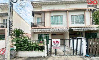 À vendre 3 chambres maison de ville à Bang Bua Thong, Nonthaburi