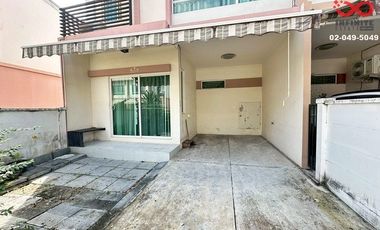 À vendre 3 chambres maison de ville à Bang Bua Thong, Nonthaburi