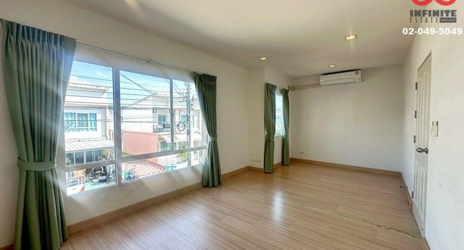 À vendre 3 chambres maison de ville à Bang Bua Thong, Nonthaburi