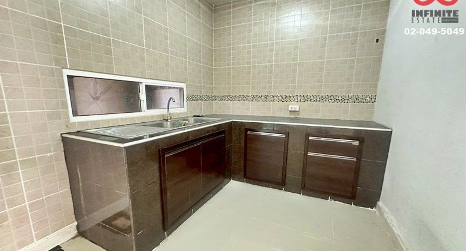 À vendre 3 chambres maison de ville à Bang Bua Thong, Nonthaburi