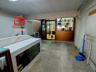 For sale 4 bedrooms retail Space in Wang Thonglang, Bangkok