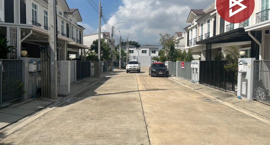 For sale studio townhouse in Phra Samut Chedi, Samut Prakan