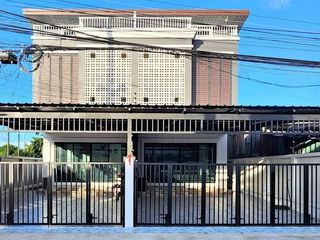 For Rent 3 Bedroom Townhouse In Saraphi, Chiang Mai
